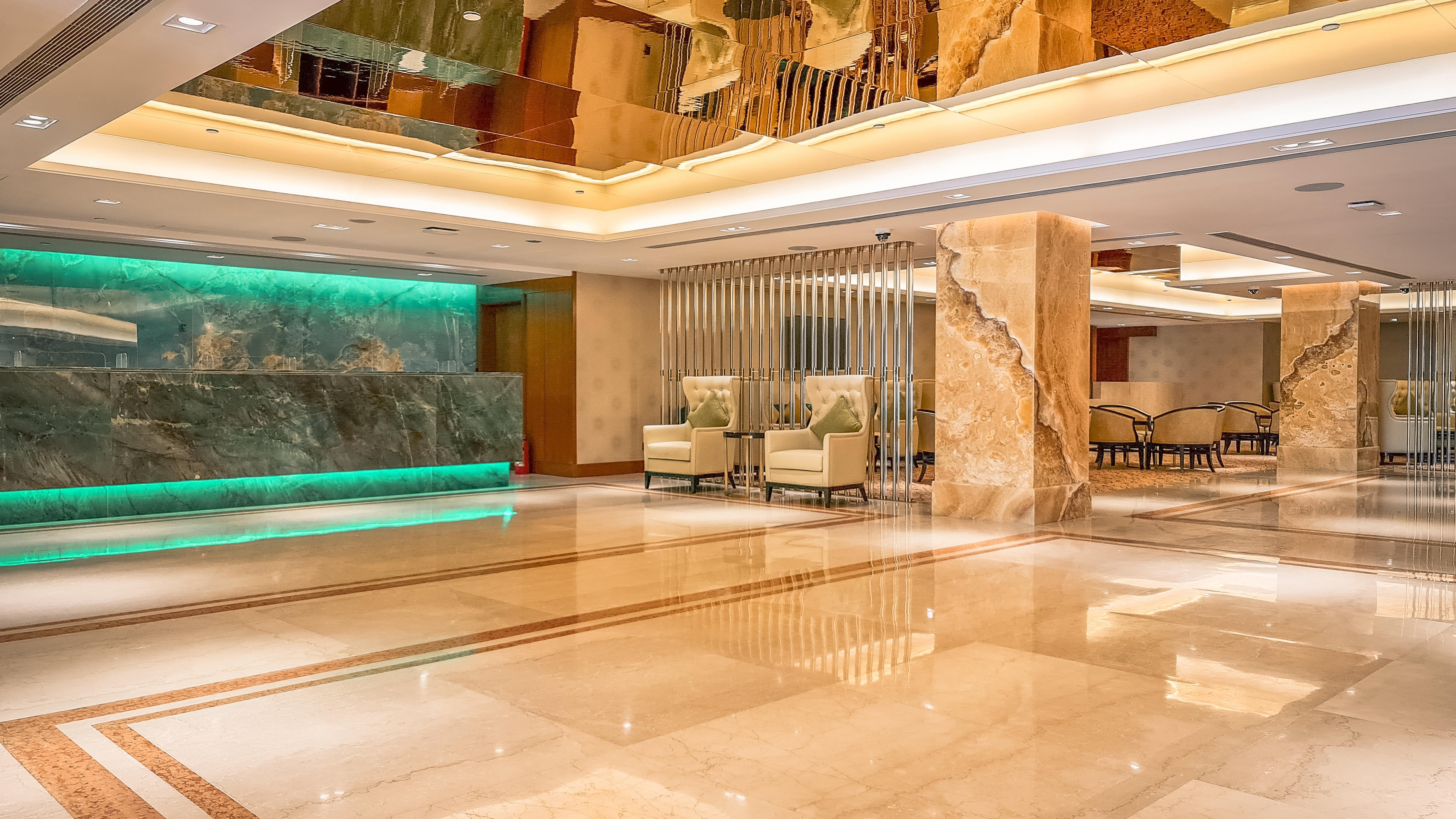 Holiday Inn Dhaka City Centre By Ihg Exterior photo
